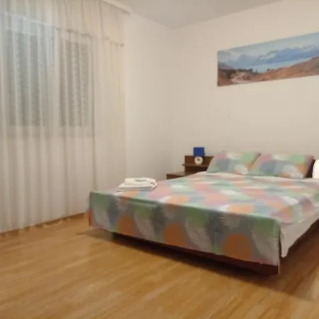 Apartman 6 *